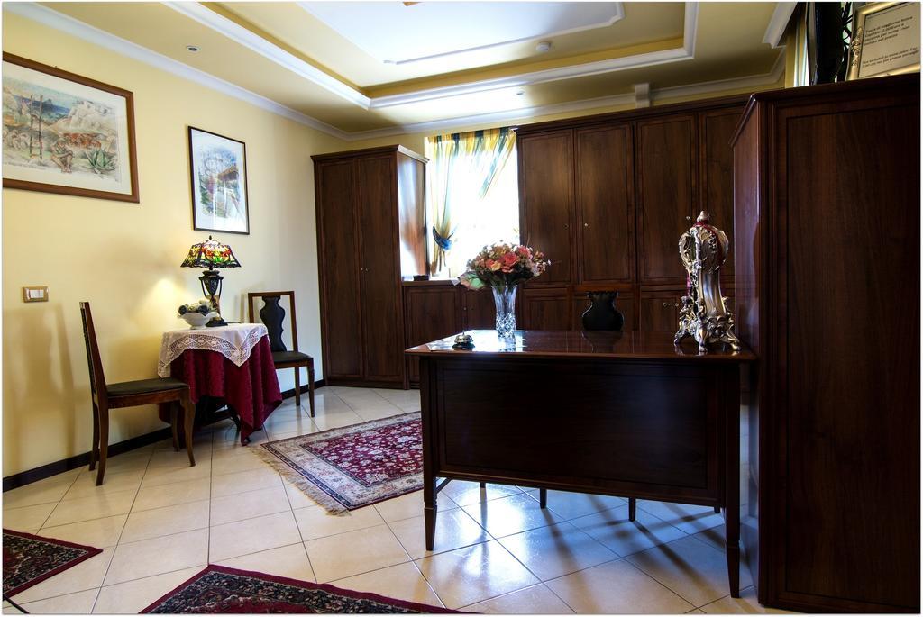 B&B Degli Amici Ciampino Eksteriør bilde